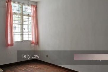 Bandar puteri 8 @2. 5 Storey House