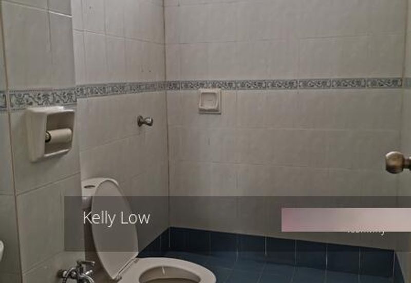 Bandar puteri 8 @2. 5 Storey House