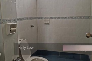 Bandar puteri 8 @2. 5 Storey House