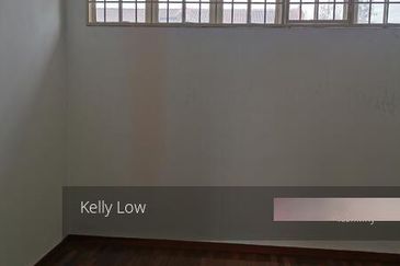 Bandar puteri 8 @2. 5 Storey House