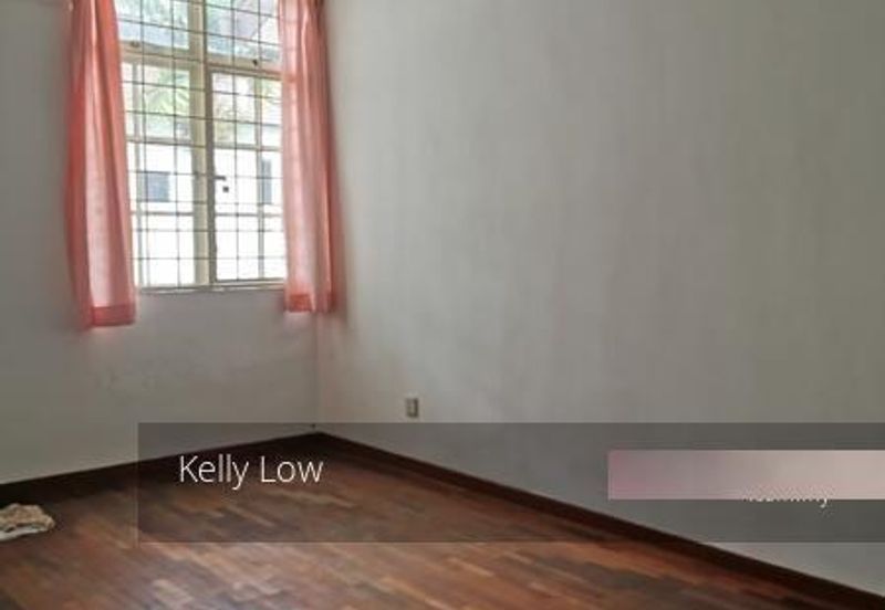 Bandar puteri 8 @2. 5 Storey House