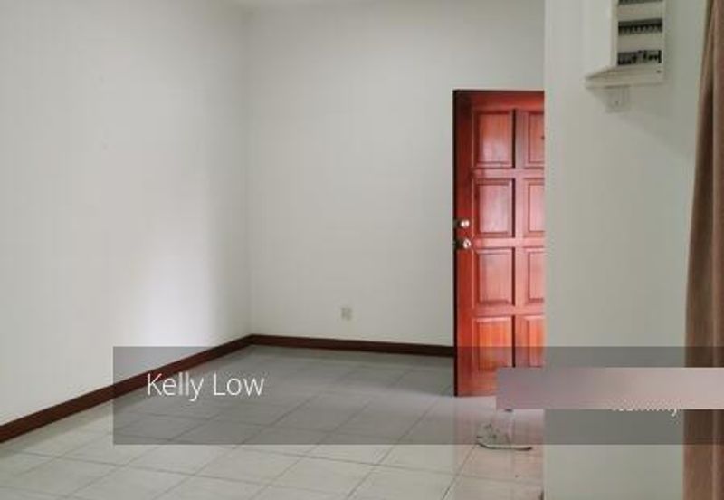 Bandar puteri 8 @2. 5 Storey House