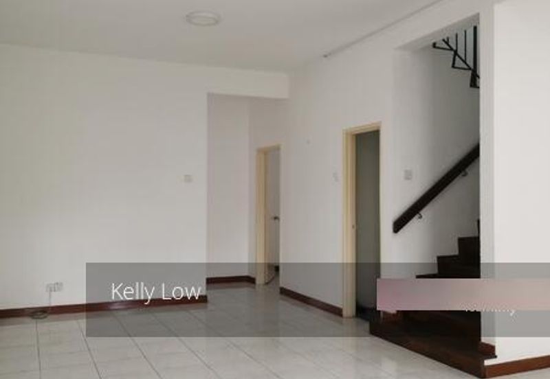 Bandar puteri 8 @2. 5 Storey House