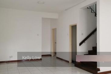 Bandar puteri 8 @2. 5 Storey House