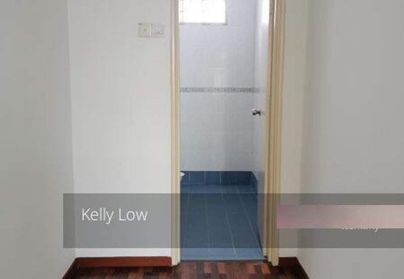 Bandar puteri 8 @2. 5 Storey House