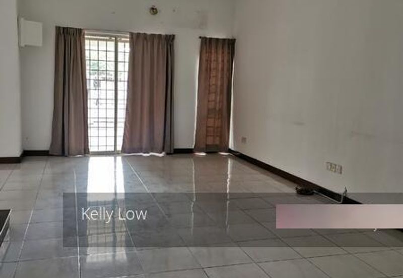 Bandar puteri 8 @2. 5 Storey House