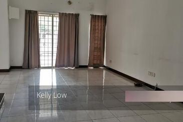 Bandar puteri 8 @2. 5 Storey House