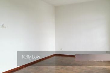 Bandar puteri 8 @2. 5 Storey House