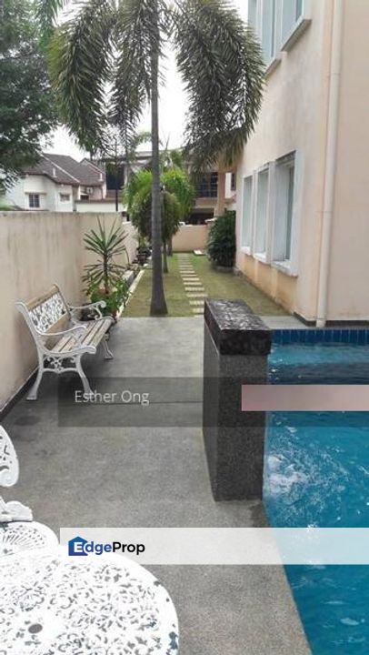 Bungalow USJ Subang Jaya, Well Kept Condition, Nice Location, Bungalow With Swimming Pool , Near to amenities, Easy Access, Selangor, USJ