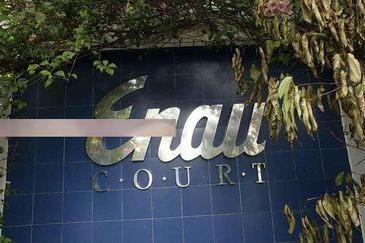 Enau Court