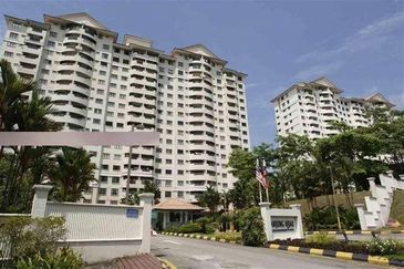 Anjung Hijau (Greenfield Apartment)