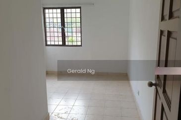 Corner Lot Terrace Huge Land at Seksyen 27 Shah Alam