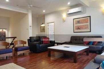 Corner Private Pool iD Bungalow at Ampang