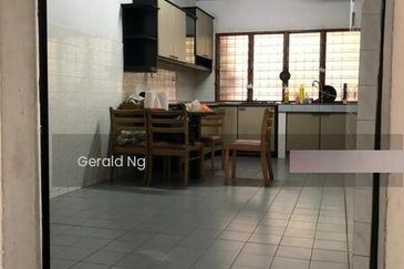 Near Mrt 2 Storey Terrace @ Bukit Damansara