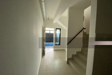 3 Storey VIlla Domus @ Jalan Indah Gemilang Batu Caves