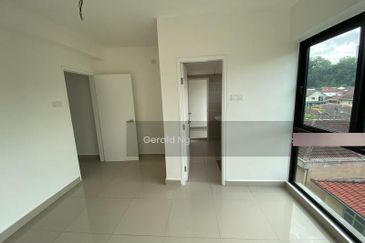3 Storey VIlla Domus @ Jalan Indah Gemilang Batu Caves