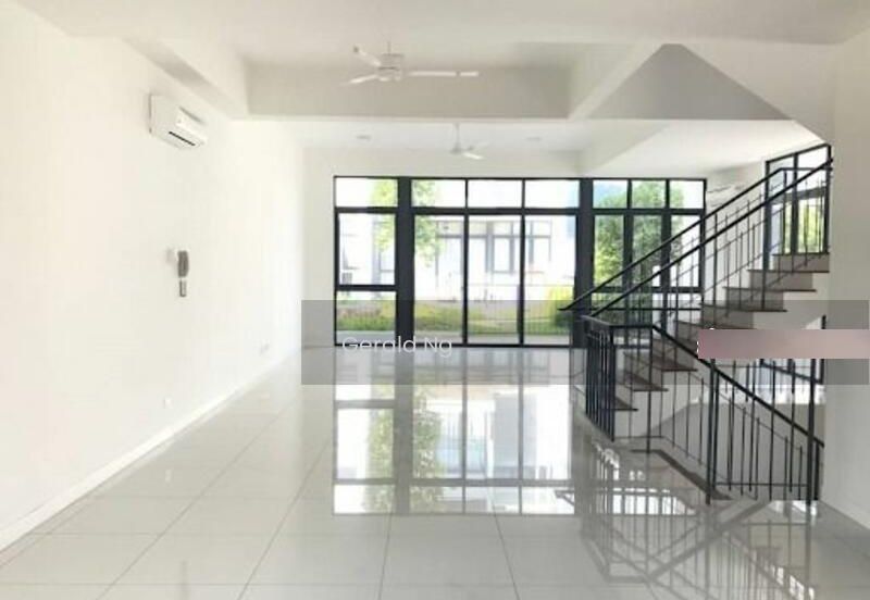 End Lot 3 Storey at 16 Quartz Taman Melawati