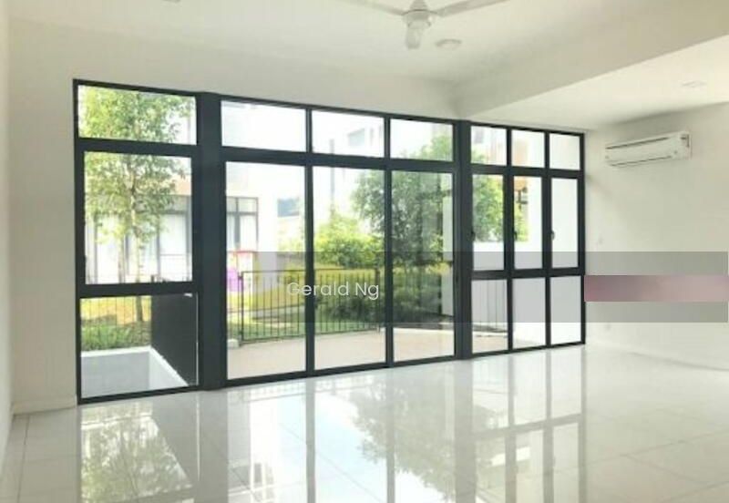 End Lot 3 Storey at 16 Quartz Taman Melawati