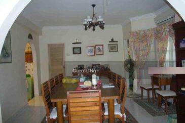 Corner 2 Storey Jalan A @ Taman Melawati