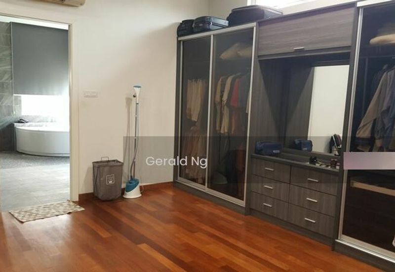 Peridot Precinct Emerald East