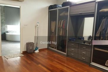 Peridot Precinct Emerald East