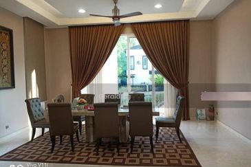 Peridot Precinct Emerald East