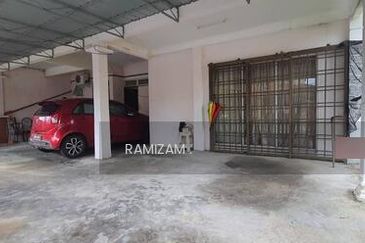 Taman Bunga Raya, Sepang