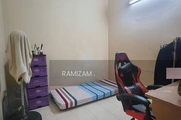 Taman Bunga Raya, Sepang