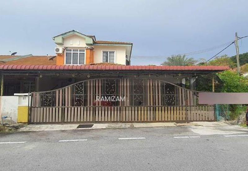 Taman Bunga Raya, Sepang