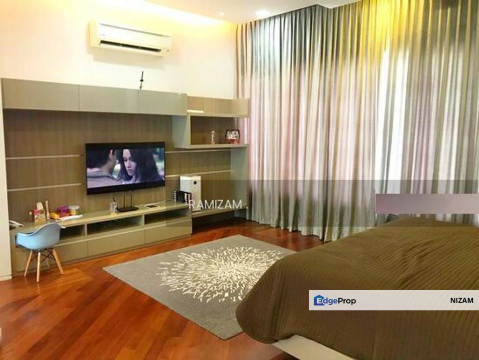 2 Storey Bungalow House with Swimming Pool Shah Alam, Selangor, Shah Alam