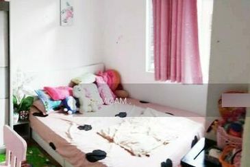 Sri Puteri (Earls Court), Ukay Perdana