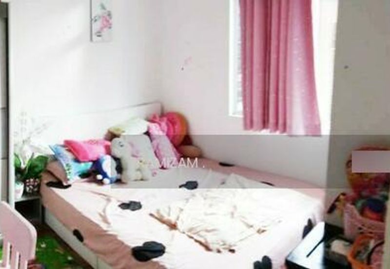 Sri Puteri (Earls Court), Ukay Perdana