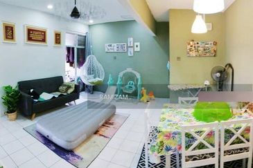 Sri Puteri (Earls Court), Ukay Perdana