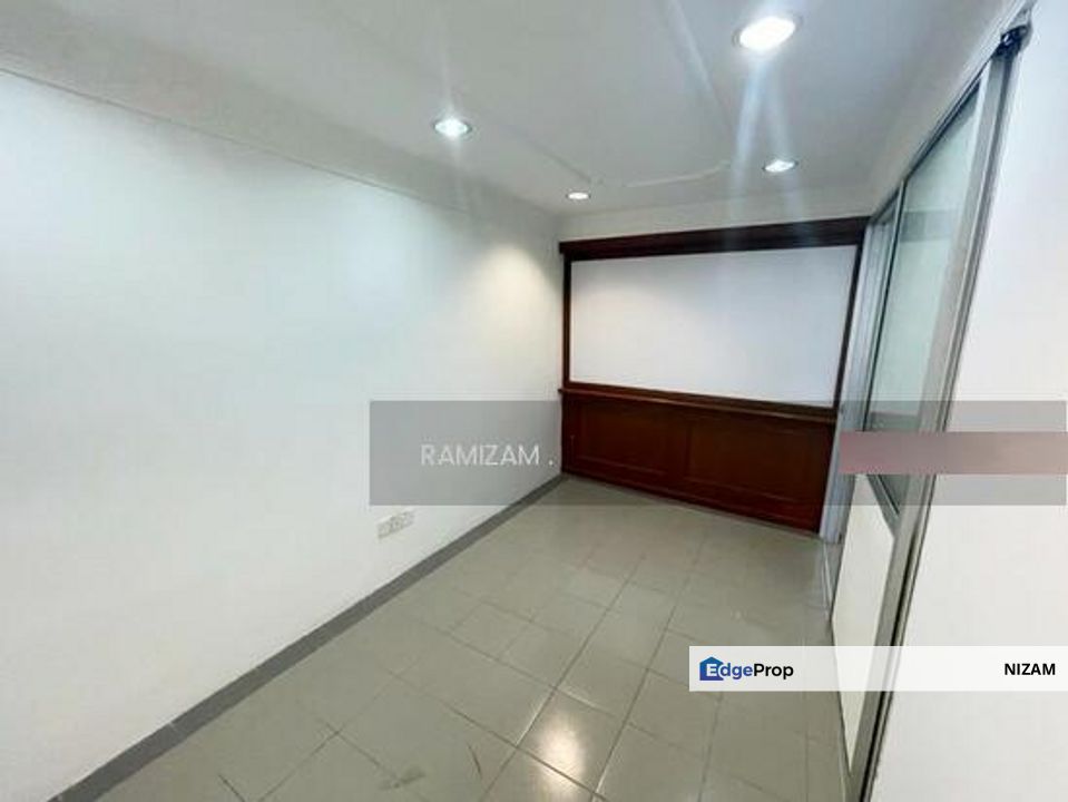 Jalan J Taman Melawati, Selangor, Ampang