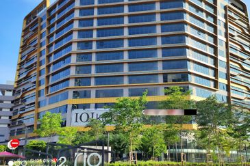 IOI RIO SHOP OFFICE PRIVATE LIFT