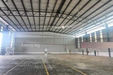 Available now, Corner lot, Extra land space, Strategic location