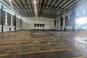 Available now, Corner lot, Extra land space, Strategic location