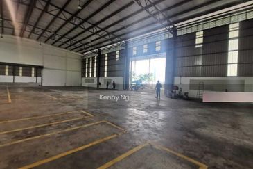 Available now, Corner lot, Extra land space, Strategic location