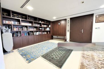 Titian, Bukit Jelutong