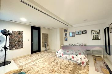 Titian, Bukit Jelutong