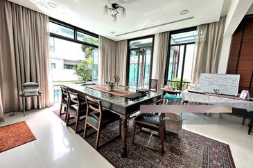 Titian, Bukit Jelutong