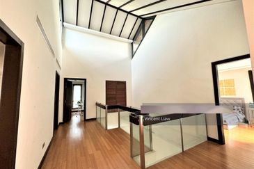 Titian, Bukit Jelutong