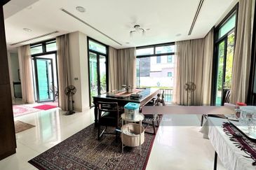 Titian, Bukit Jelutong