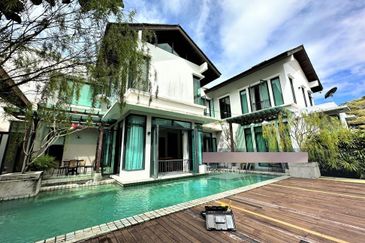 Titian, Bukit Jelutong