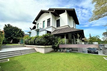 Titian, Bukit Jelutong