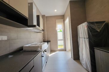 Greenery View 3 Storey Superlink @ Mont Kiara