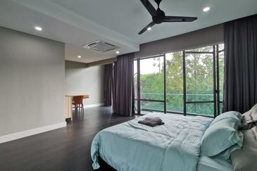 East Residence @ KLGCC