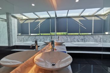 East Residence @ KLGCC