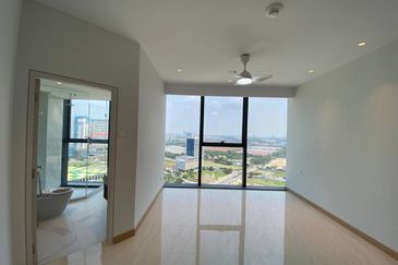 Luxury residence neighbouring to Courtyard by Marriott: Top Residency @ Setia Alam 