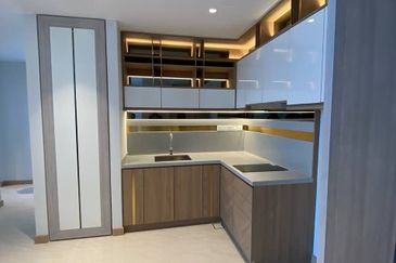 Luxury residence neighbouring to Courtyard by Marriott: Top Residency @ Setia Alam 